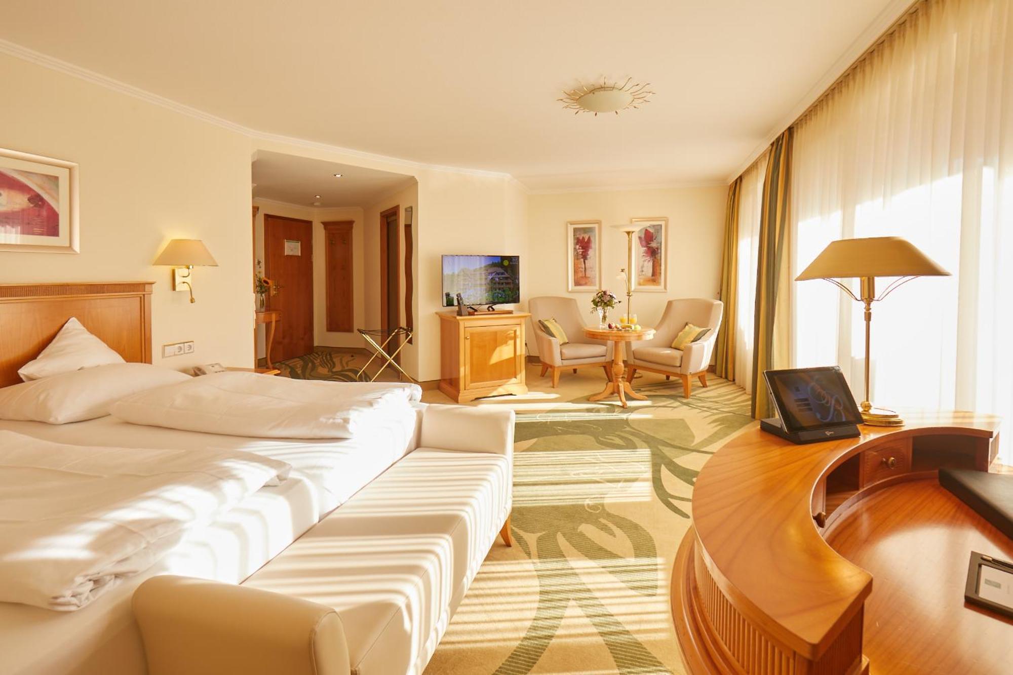 Erfurths Bergfried Ferien & Wellnesshotel Hinterzarten Exterior photo