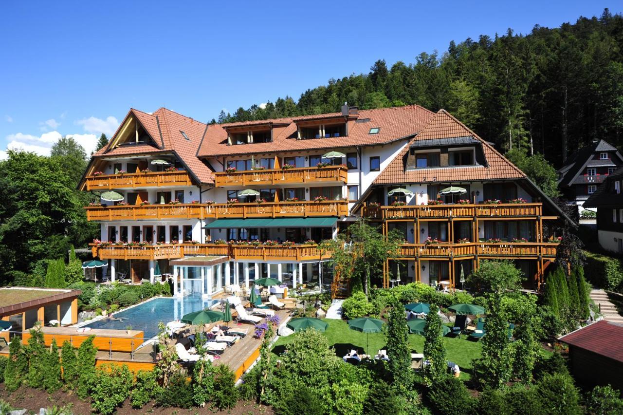 Erfurths Bergfried Ferien & Wellnesshotel Hinterzarten Exterior photo